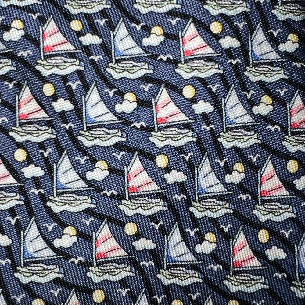 Vineyard Vines blue and pink Sailboat‎ 100% Silk Neck Tie